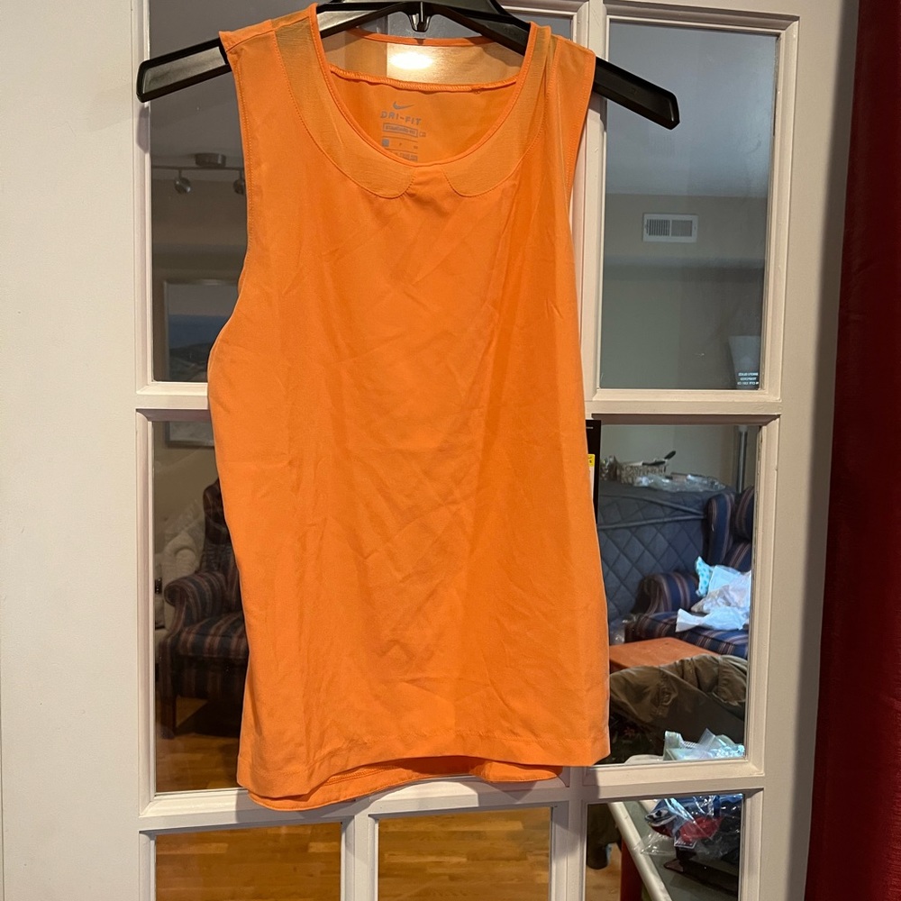 Nike active top